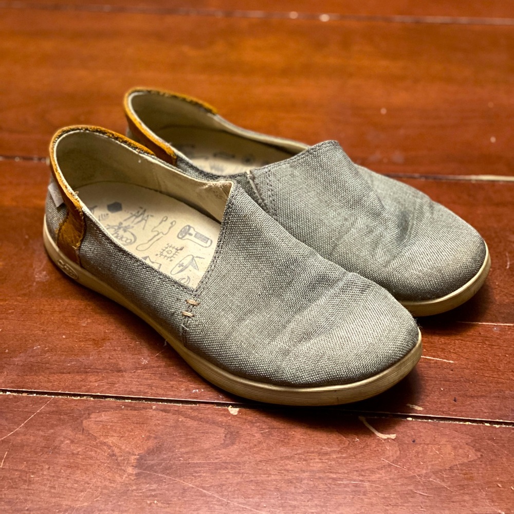 Chaco Canvas Slip On Shoes, Sz 8 Women